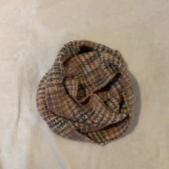 Demdaco Infinity pink woven threads scarf EUC - Picture 7 of 8